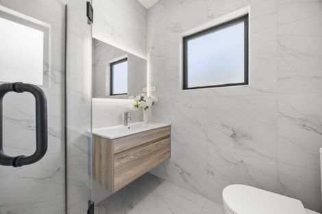 Photo of property in 10a Prince Regent Drive, Half Moon Bay, Auckland, 2012