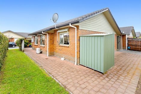 Photo of property in Waimanu Bay Village, 9/1 Piriti Drive, Te Atatu Peninsula, Auckland, 0610