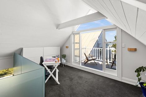 Photo of property in 2 Sealy Road, Bluff Hill, Napier, 4110
