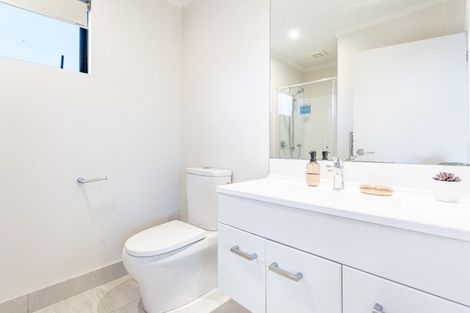 Photo of property in 5/89 Hobsonville Point Road, Hobsonville, Auckland, 0616