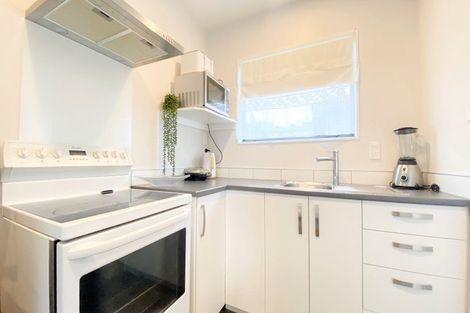 Photo of property in 5 Sunvue Road, Glen Eden, Auckland, 0602