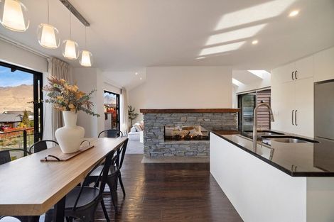 Photo of property in 1 Goldleaf Hill, Queenstown, 9300