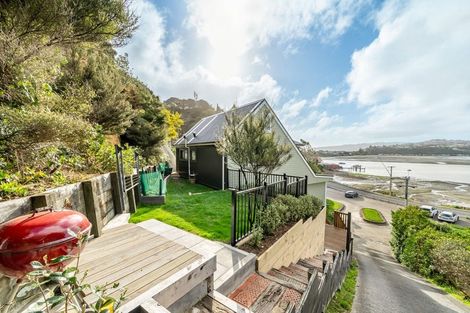 Photo of property in 84 Paremata Road, Paremata, Porirua, 5024