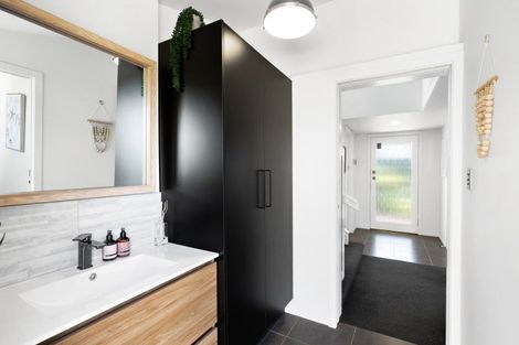 Photo of property in 4 Johns Road, Jervoistown, Napier, 4112