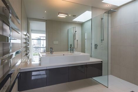 Photo of property in 6 Challenger Lane, Redcliffs, Christchurch, 8081