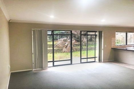 Photo of property in 60 English Oak Drive, Schnapper Rock, Auckland, 0632
