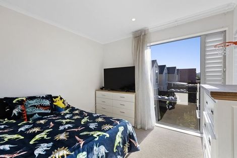 Photo of property in 6 Shelduck Way, Hobsonville, Auckland, 0616
