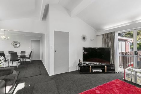 Photo of property in 6 Tree Top Lane, Paparangi, Wellington, 6037