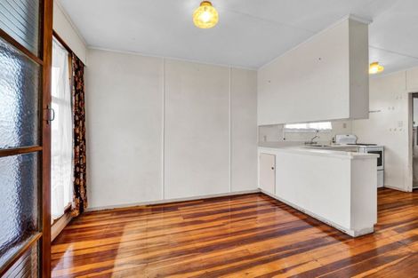 Photo of property in 79 Omata Road, Marfell, New Plymouth, 4310