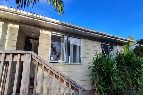Photo of property in 64 Gallony Avenue, Massey, Auckland, 0614