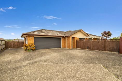Photo of property in 16 Ironstone Place, Randwick Park, Auckland, 2105