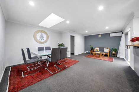 Photo of property in 35 Croftview Road, Wattle Downs, Auckland, 2103