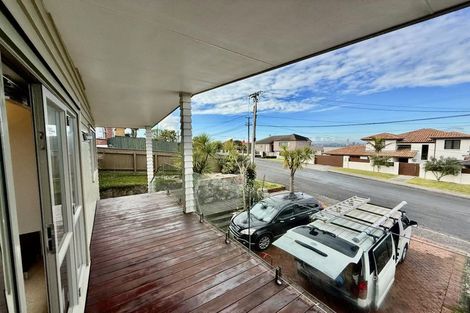 Photo of property in 3 Richards Avenue, Forrest Hill, Auckland, 0620