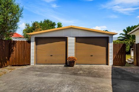Photo of property in 114a Mcleod Road, Te Atatu South, Auckland, 0610