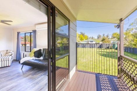 Photo of property in 28 Watts Street, Waipawa, 4210