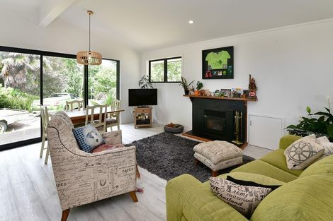 Photo of property in 1708 South Head Road, South Head, Helensville, 0874