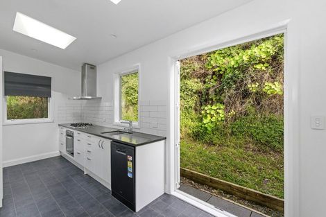 Photo of property in 19 Charlotte Avenue, Brooklyn, Wellington, 6021