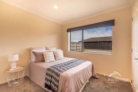 Photo of property in 13 Percy Kinsman Crescent, Riverstone Terraces, Upper Hutt, 5018