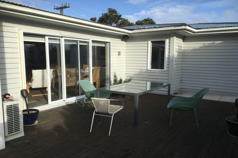 Photo of property in 108 Seaview Road, Paraparaumu Beach, Paraparaumu, 5032