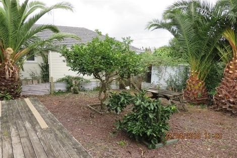 Photo of property in 36 Strid Road, Te Atatu South, Auckland, 0610