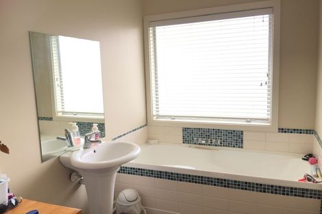 Photo of property in 46 Bryndwr Road, Fendalton, Christchurch, 8052