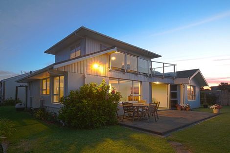 Photo of property in 1/10 Birdwood Avenue, Moturoa, New Plymouth, 4310