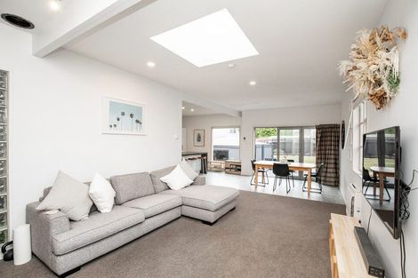 Photo of property in 16 Riverview Street, Beckenham, Christchurch, 8023