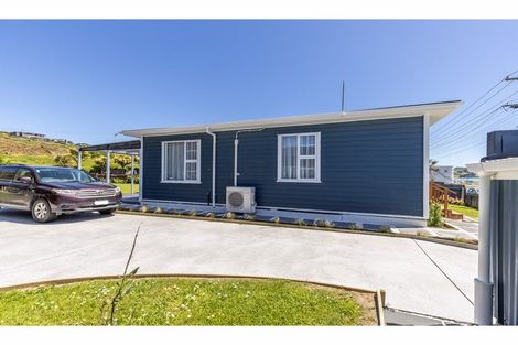 Photo of property in 28 Ocean Beach Road, Bluff, 9814