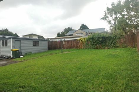 Photo of property in 8 Pahi Place, West Harbour, Auckland, 0618