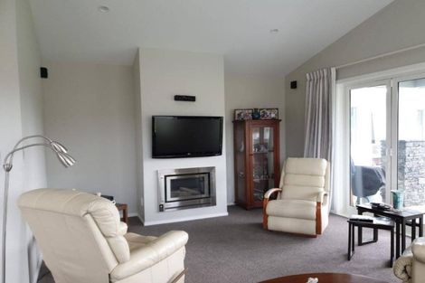 Photo of property in 36 Resolution Drive, Whitby, Porirua, 5024
