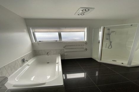 Photo of property in 61 Tamworth Crescent, Newlands, Wellington, 6037