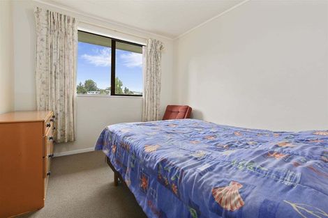 Photo of property in 15 Lilburn Crescent, Massey, Auckland, 0614