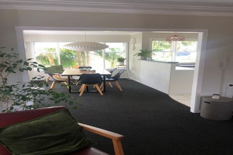 Photo of property in 1/1 Sylvan Park Avenue, Milford, Auckland, 0620
