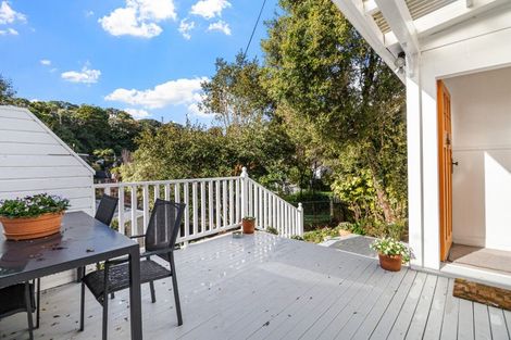 Photo of property in 18 Bracken Street, New Plymouth, 4310
