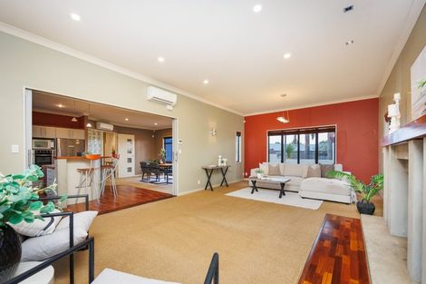 Photo of property in 37 Abby Road, Fitzherbert, Palmerston North, 4410