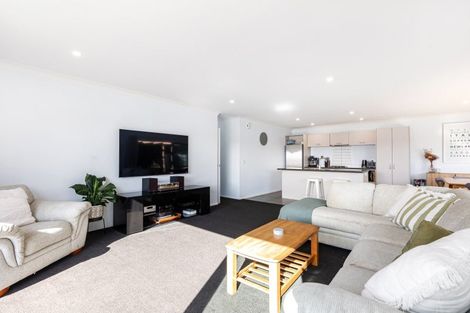 Photo of property in 14 Gennaker Lane, Whitby, Porirua, 5024
