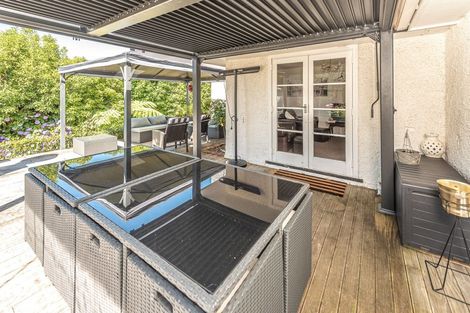 Photo of property in 12 Tarata Street, Saint Johns Hill, Whanganui, 4501