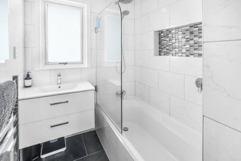 Photo of property in 49 Cecil Street, St Andrews, Hamilton, 3200