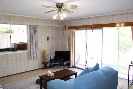 Photo of property in 73 Vodanovich Road, Te Atatu South, Auckland, 0610