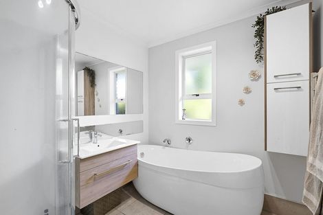 Photo of property in 54a Doralto Road, Frankleigh Park, New Plymouth, 4310