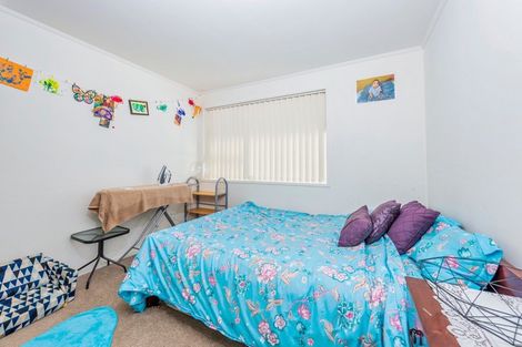 Photo of property in 2 Doone Place, Massey, Auckland, 0614