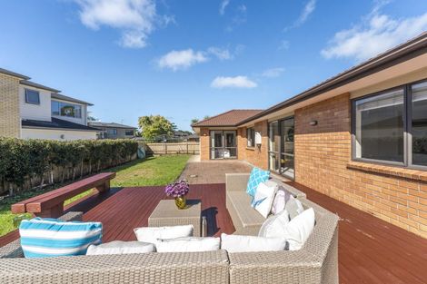 Photo of property in 33 South Kensington Way, Henderson, Auckland, 0612