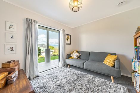Photo of property in 117 Normandale Road, Normandale, Lower Hutt, 5010