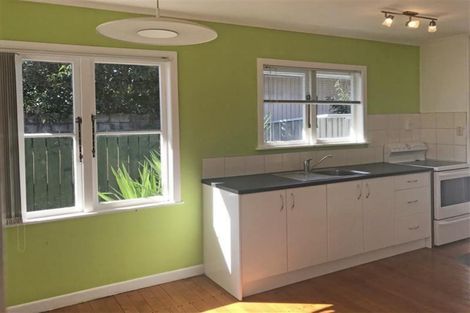 Photo of property in 11 Surrey Street, Manurewa, Auckland, 2102