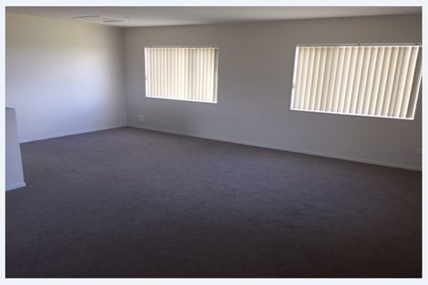 Photo of property in 165 Keri Vista Rise, Papakura, 2110