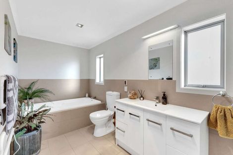 Photo of property in 351 Henwood Road, Hillsborough, New Plymouth, 4372