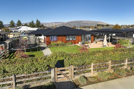Photo of property in 73 Frye Crescent, Albert Town, Wanaka, 9305
