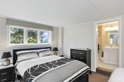 Photo of property in 64a Simla Crescent, Khandallah, Wellington, 6035