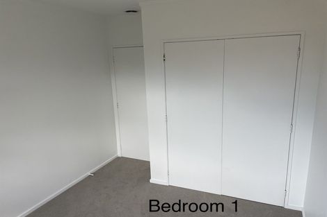 Photo of property in 2/318 Sunset Road, Unsworth Heights, Auckland, 0632