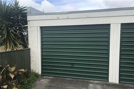 Photo of property in 1/40 Pupuke Road, Takapuna, Auckland, 0622